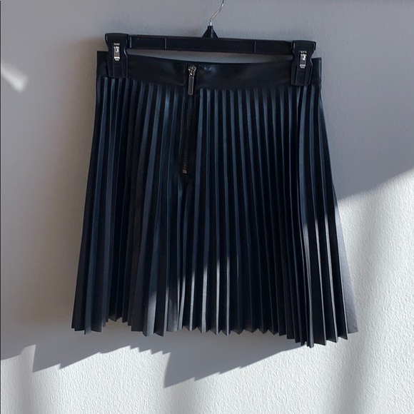 Leather skirt - Picture 3 of 3